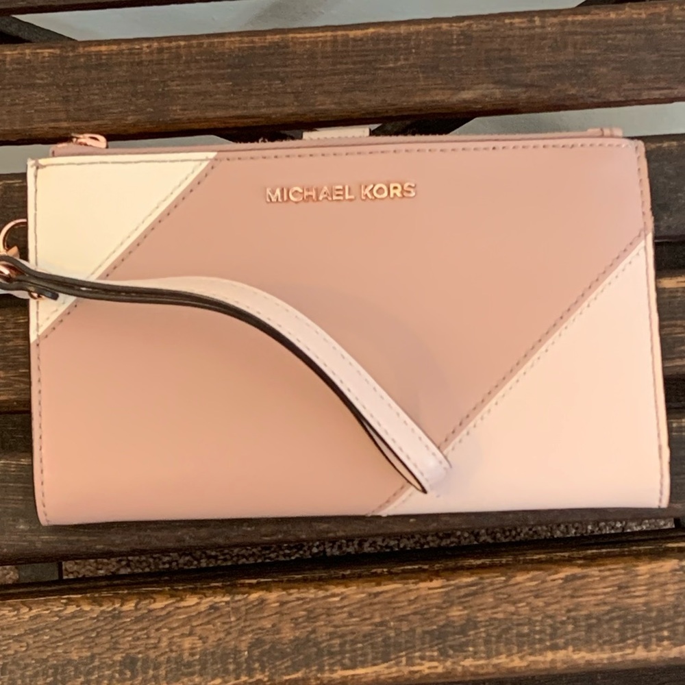 Michael Kors Pink/Rose Gold Wristlet